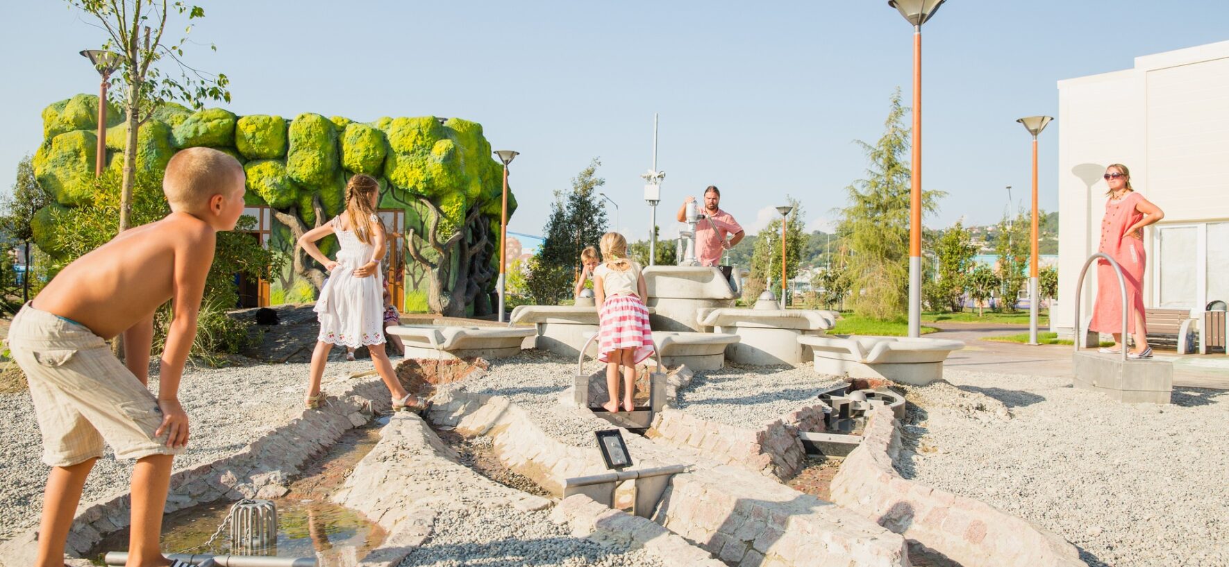 Vattenlekens roll i varma stadsmiljöer